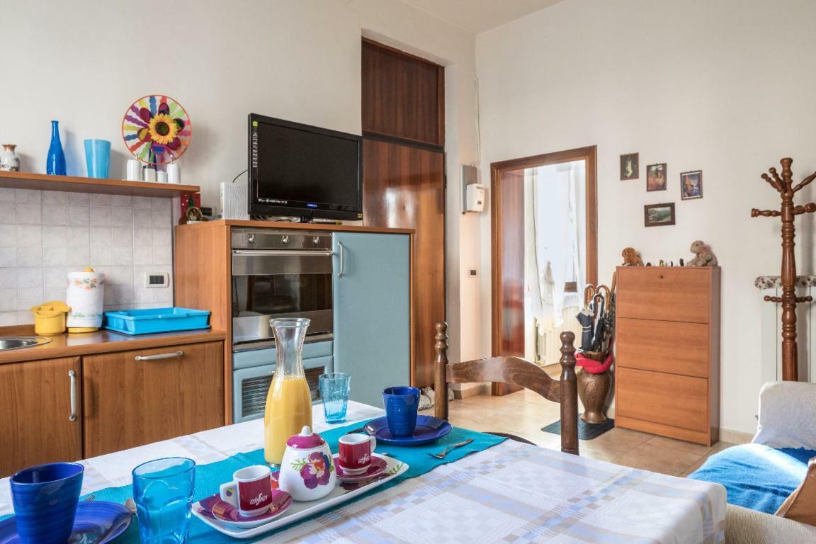 Casa Vacanza Lyudmyla Mestre Bagian luar foto